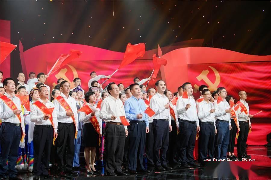 为什么歼-35可以完成逆袭，成为入门级重型战机呢？